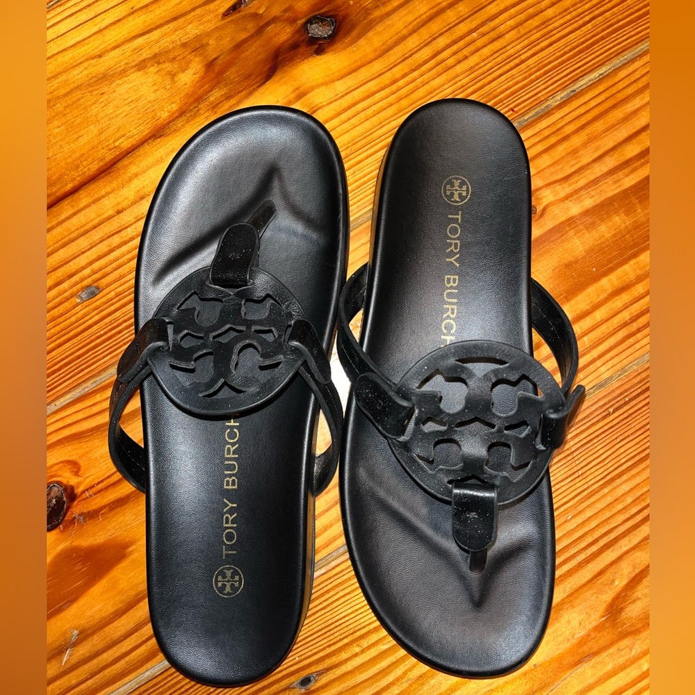 black flip flops TORY *D*U*P*E!!!!!!
